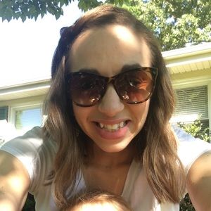 Meet your Posher, Aline